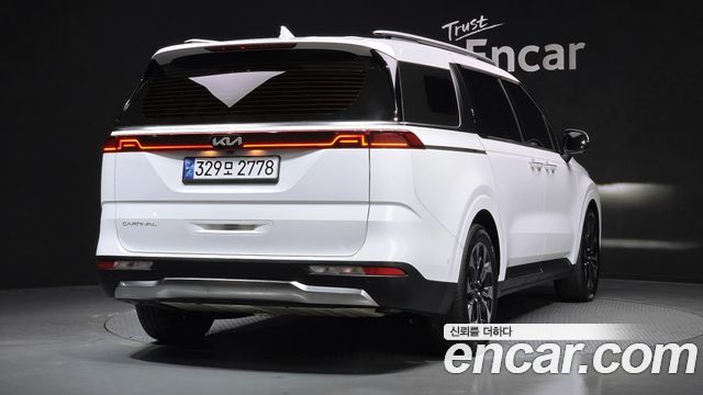 Kia Carnival 9-Seater Signature — пробег 107 190 км — фото 2 из 5