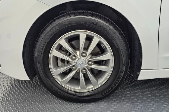 Hyundai AVANTE 1.6 Smart — пробег 149 059 км — фото 5 из 5