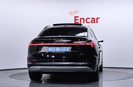 Audi e-tron 50 Quattro Sportback — пробег 56 501 км — фото 4 из 5