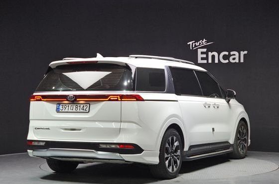 Kia Carnival 9-Seater Signature — пробег 49 697 км — фото 2 из 5