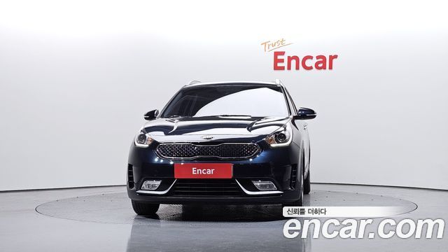 Kia Niro Prestige — пробег 111 907 км — фото 3 из 5