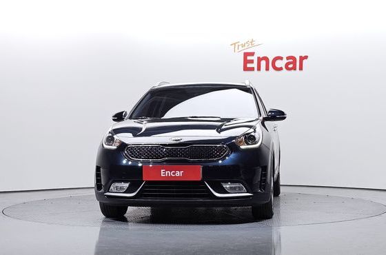 Kia Niro Prestige — пробег 111 907 км — фото 3 из 5