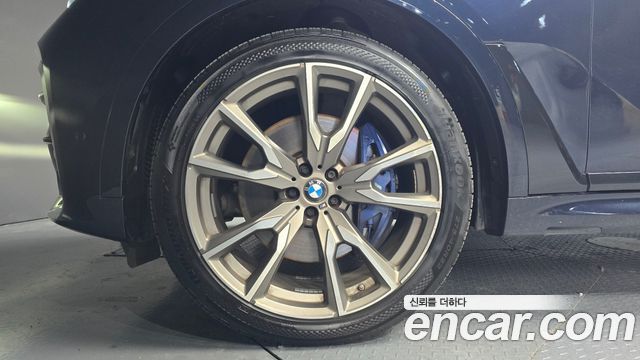 BMW X7 M50d — пробег 72 840 км — фото 5 из 5