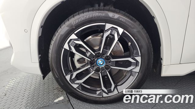 BMW iX1 из Кореи Encar