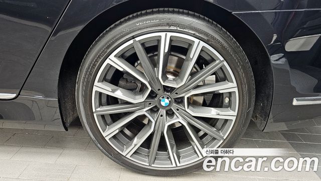 BMW 7-Series 730Ld xDrive M Sport — пробег 133 725 км — фото 5 из 5