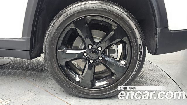 Jeep Cherokee 4xe Limited — пробег 14 119 км — фото 5 из 5