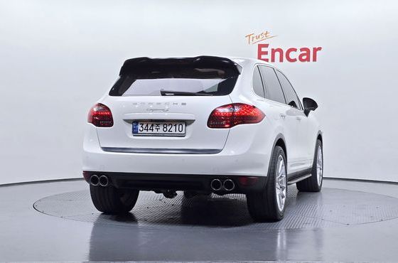 Porsche Cayenne 4.8 S 958 — пробег 166 741 км — фото 4 из 5