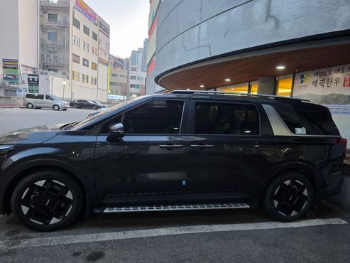 Kia Carnival 9-Seater Prestige — пробег 22 200 км — фото 2 из 5