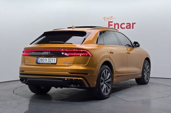 Audi Q8 55 TFSI Quattro Premium — пробег 47 250 км — фото 2 из 5