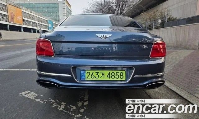 Bentley Flying Spur 6.0 — пробег 55 000 км — фото 3 из 5