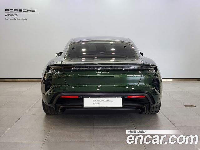 Porsche Taycan Turbo S — пробег 12 300 км — фото 4 из 5