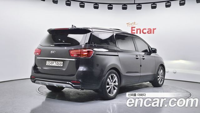 Kia Carnival из Кореи Encar