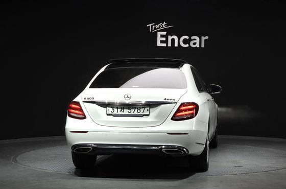 Mercedes-Benz E-Class E300 Exclusive — пробег 82 233 км — фото 4 из 5