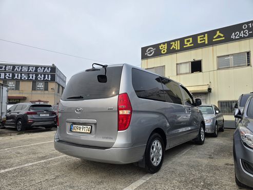 Hyundai Starex 5-Seater VAN CVX Deluxe — пробег 82 738 км — фото 2 из 5