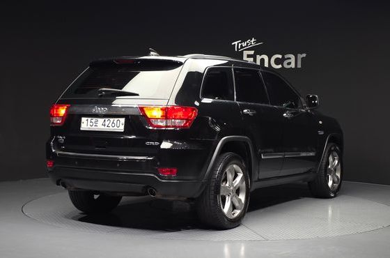 Jeep Cherokee 3.0 Diesel Overland WK2 — пробег 179 328 км — фото 2 из 5