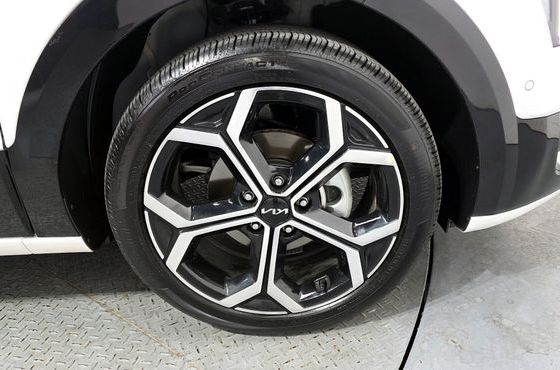 Kia Niro Signature — пробег 3 556 км — фото 5 из 5