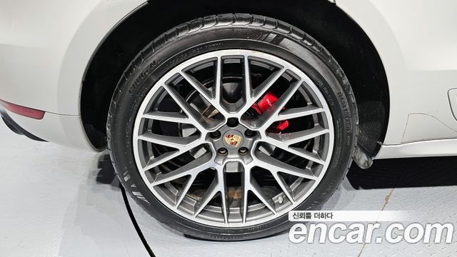 Porsche Macan из Кореи Encar