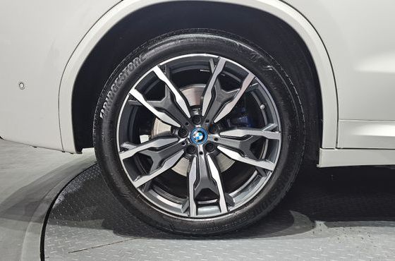BMW X3 xDrive 30e M Sport — пробег 31 676 км — фото 5 из 5