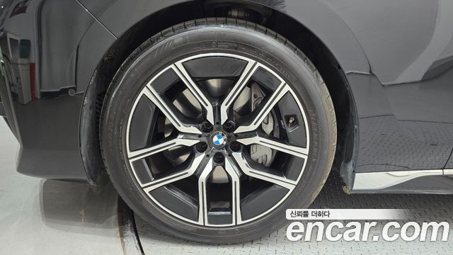 BMW 7-Series 740i xDrive M Sport — пробег 8 375 км — фото 5 из 5