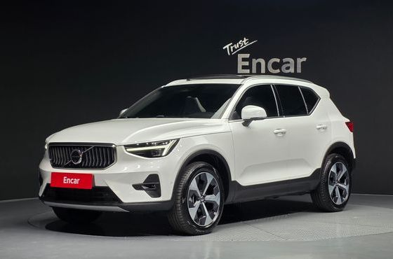 Volvo XC40 B4 Ultra Bright — пробег 24 021 км — фото 1 из 5