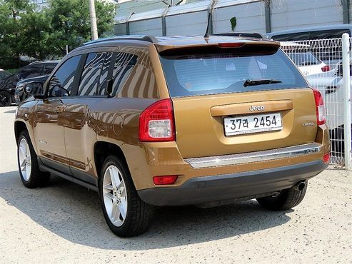 Jeep Compass 70th Anniversary 1st — пробег 79 454 км — фото 3 из 5
