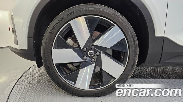 Volvo C40 из Кореи Encar