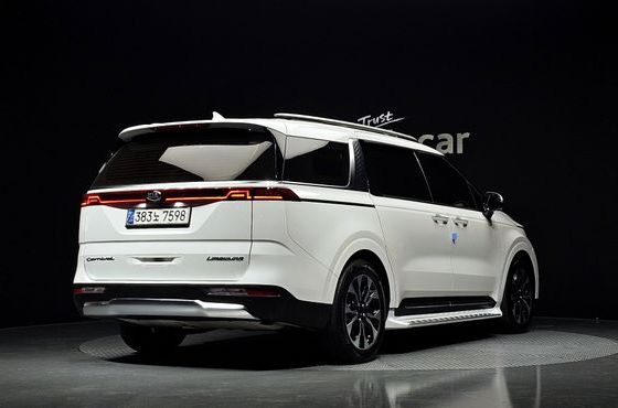 Kia Carnival 7-Seater Signature — пробег 125 110 км — фото 2 из 5