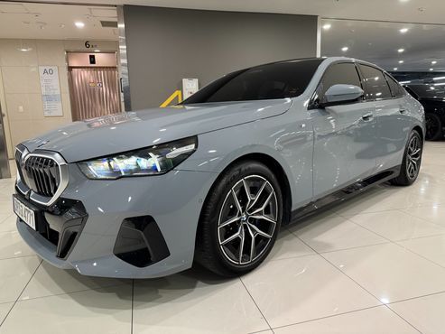 BMW 5-Series 520i M Sport — пробег 3 100 км — фото 1 из 5