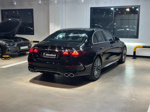 Mercedes-Benz E-Class AMG E53e 4MATIC+ — пробег 48 км — фото 2 из 5