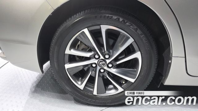 Lexus CT200h из Кореи Encar