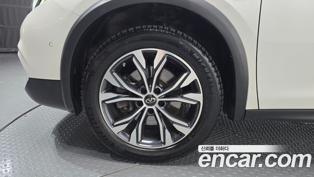 Infiniti QX30 из Кореи Encar