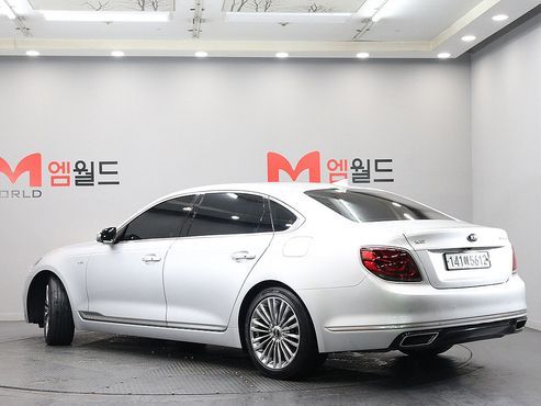 Kia K9 3.8 GDI AWD PlatinumⅢ — пробег 146 061 км — фото 3 из 5