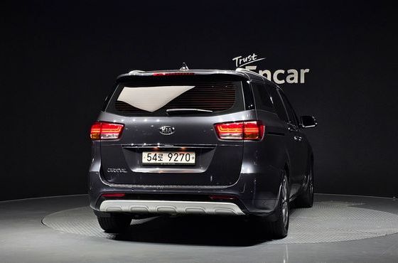 Kia Carnival 9-seater Luxury — пробег 113 970 км — фото 4 из 5