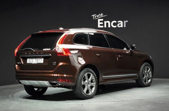 Volvo XC60 D5 AWD 1st — пробег 82 223 км — фото 2 из 5