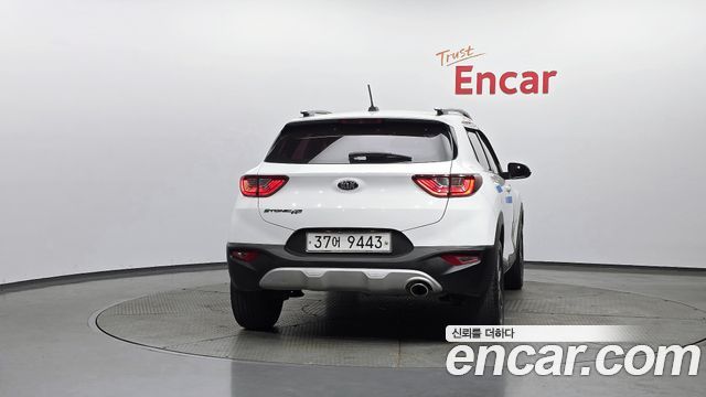 Kia Stonic из Кореи Encar