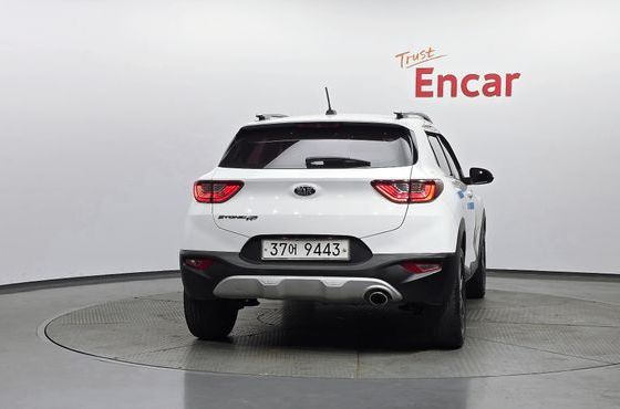 Kia Stonic Diesel 1.6 Prestige — пробег 173 000 км — фото 4 из 5