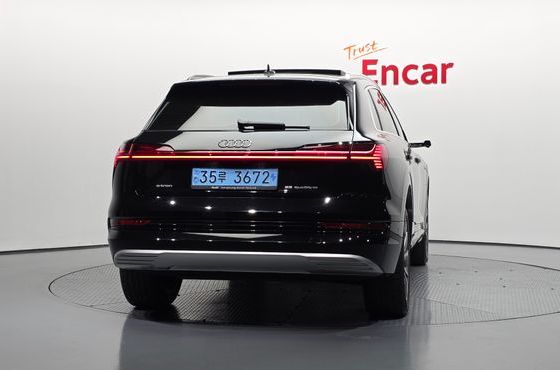 Audi e-tron 55 Quattro — пробег 69 673 км — фото 4 из 5