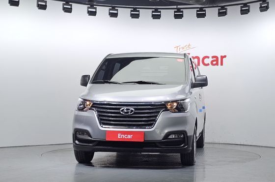 Hyundai Starex Van 5-Seater Style — пробег 52 277 км — фото 3 из 5