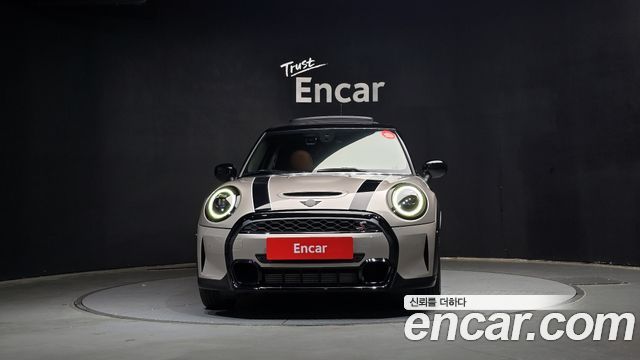 Mini Cooper 5Door Classic Launch Pack Third Generation — пробег 23 584 км — фото 3 из 5