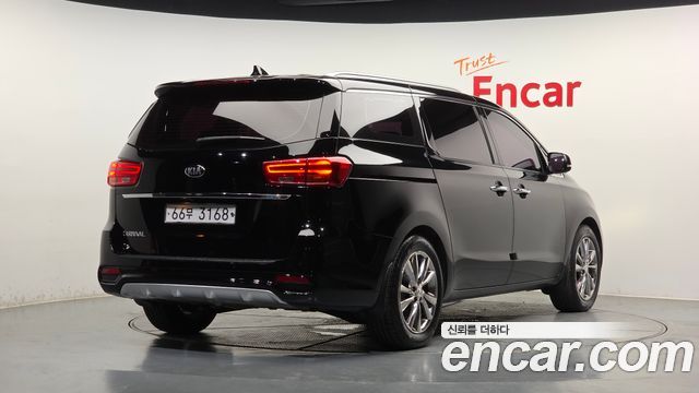 Kia Carnival из Кореи Encar