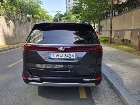 Kia Carnival 9-Seater Signature — пробег 87 466 км — фото 4 из 5