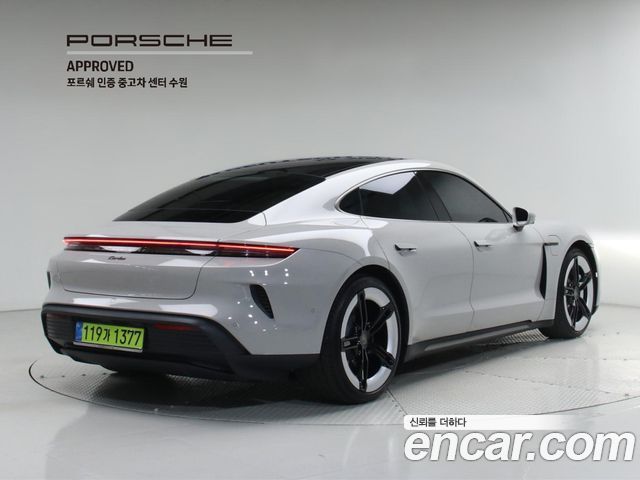 Porsche Taycan Turbo — пробег 10 400 км — фото 2 из 5