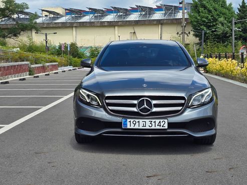 Mercedes-Benz E-Class E220d Avantgarde — пробег 104 000 км — фото 1 из 5