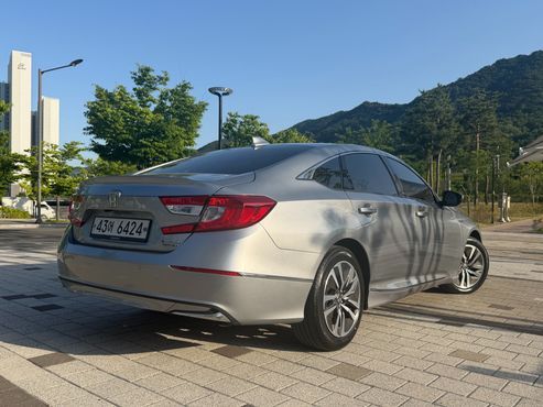 Honda Accord 2.0 Hybrid Touring — пробег 70 800 км — фото 2 из 5