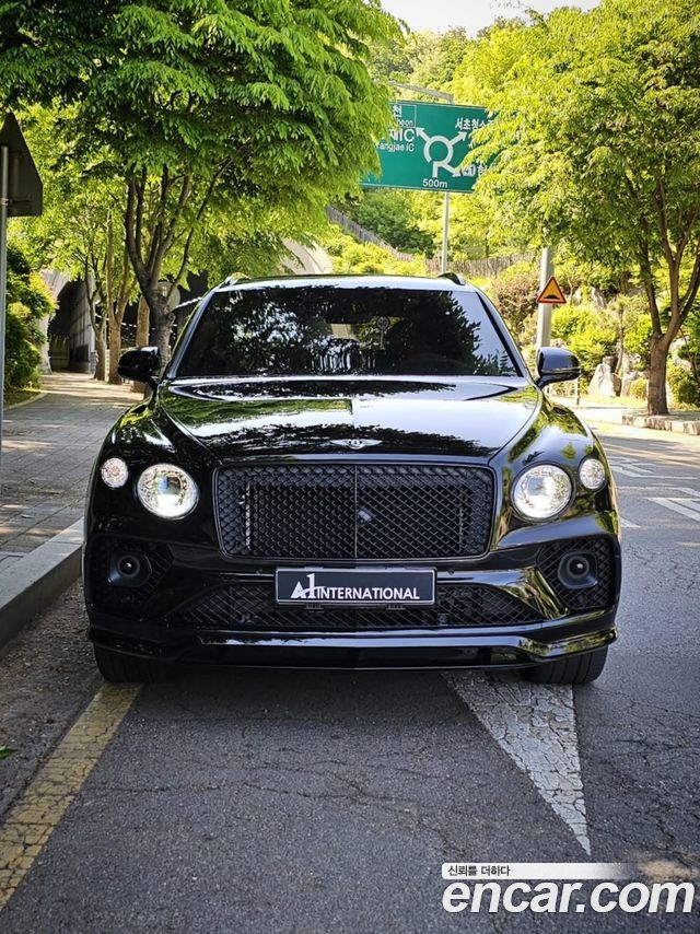 Bentley Bentayga 4.0 V8 S — пробег 27 500 км — фото 2 из 5