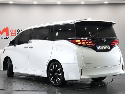 Toyota Alphard 2.5 HEV Executive AWD — пробег 16 935 км — фото 3 из 5