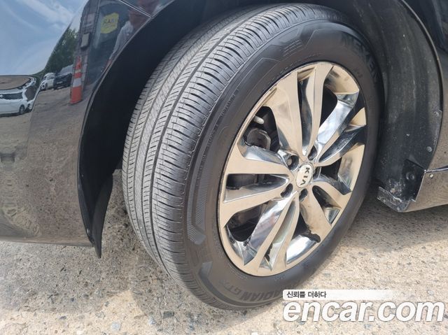 Kia Carnival 9-seater Hi-Limousine Prestige — пробег 218 000 км — фото 5 из 5