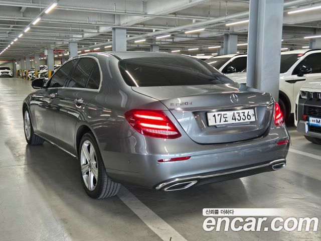 Mercedes-Benz E-Class из Кореи Encar