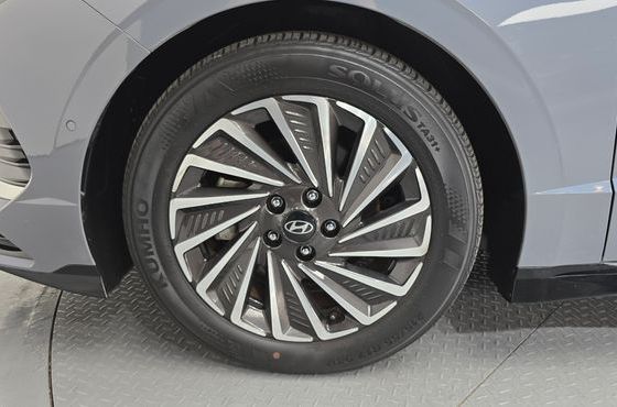Hyundai Sonata Exclusive — пробег 37 477 км — фото 5 из 5