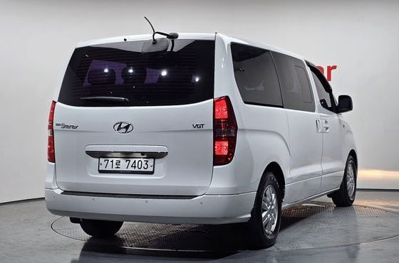 Hyundai Starex 11-Seater Wagon Smart — пробег 121 651 км — фото 2 из 5